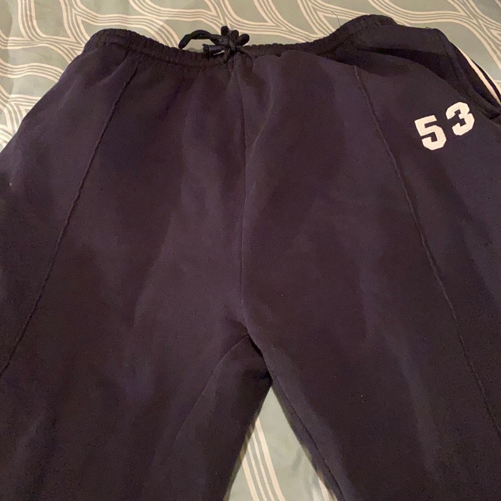 MENS BLACK 2xl SWEATPANTS, w/STRIPES ON LEGS. GENTLY PREOWNED